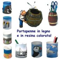 Portapenne in legno, e in resina colorata a mano con soggetti marini a rilievo