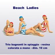 Trio miniature di bagnanti in costume d'epoca in resina colorata a mano - dim 10 cm